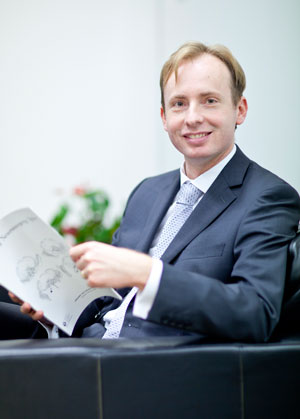 Mr Paul Smith MBBS FRACS PhD GDEB, Consultant Neurosurgeon - Brain and Spine Specialist